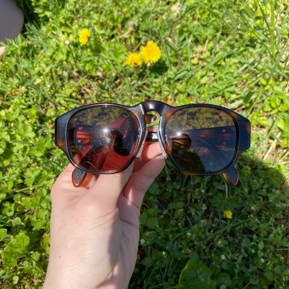 Chanel sunglasses - Picture 1 of 12